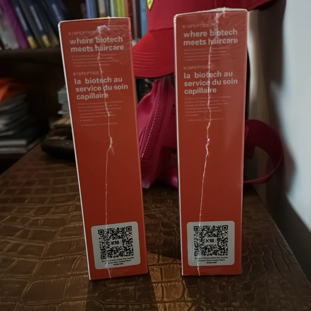 Limited offer 🚨🚨Biomimetic Hairscience Professional Hair Mask - White and Red